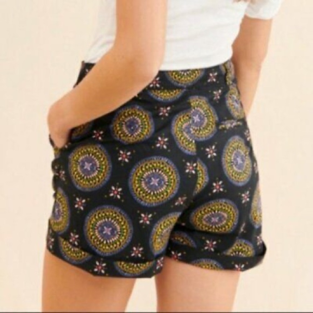 NWOT Anthropologie Maeve Medallion Print Abstract City Short